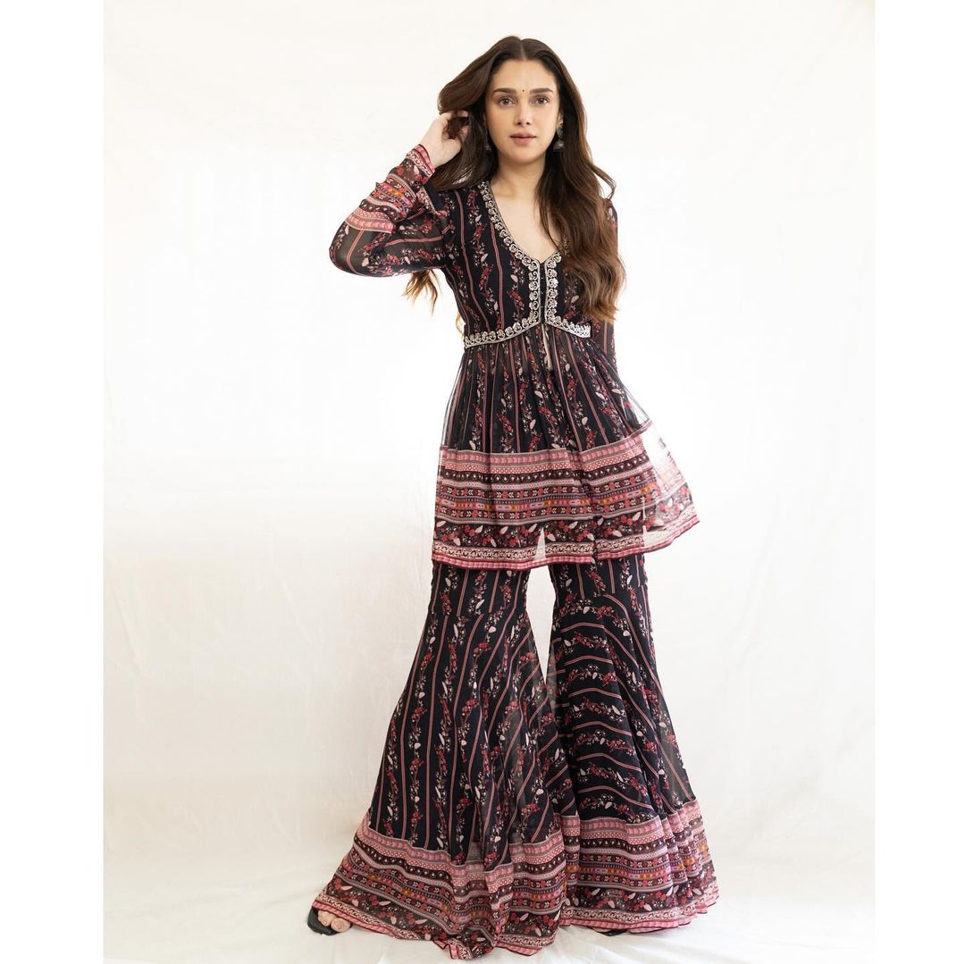 SOUTH INDIAN ACTRESS ADITI RAO HYDARI IN BLACK SALWAR KAMEEZ 2